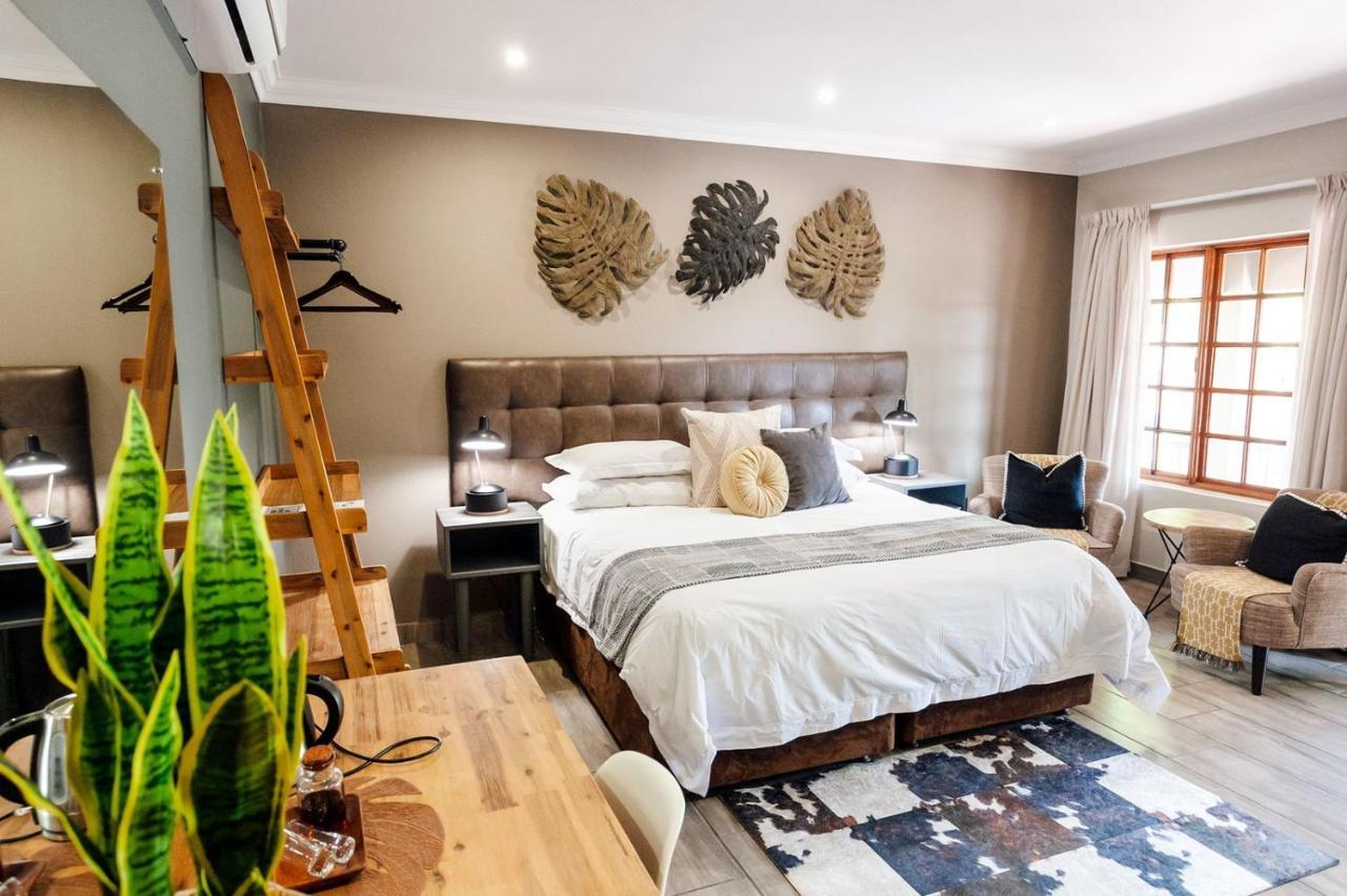 Lowveld Living Guesthouse Mbombela Exterior photo