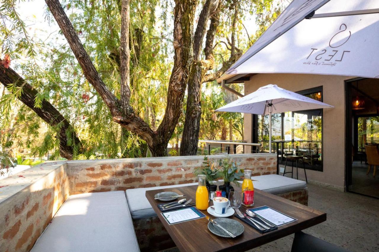 Lowveld Living Guesthouse Mbombela Exterior photo
